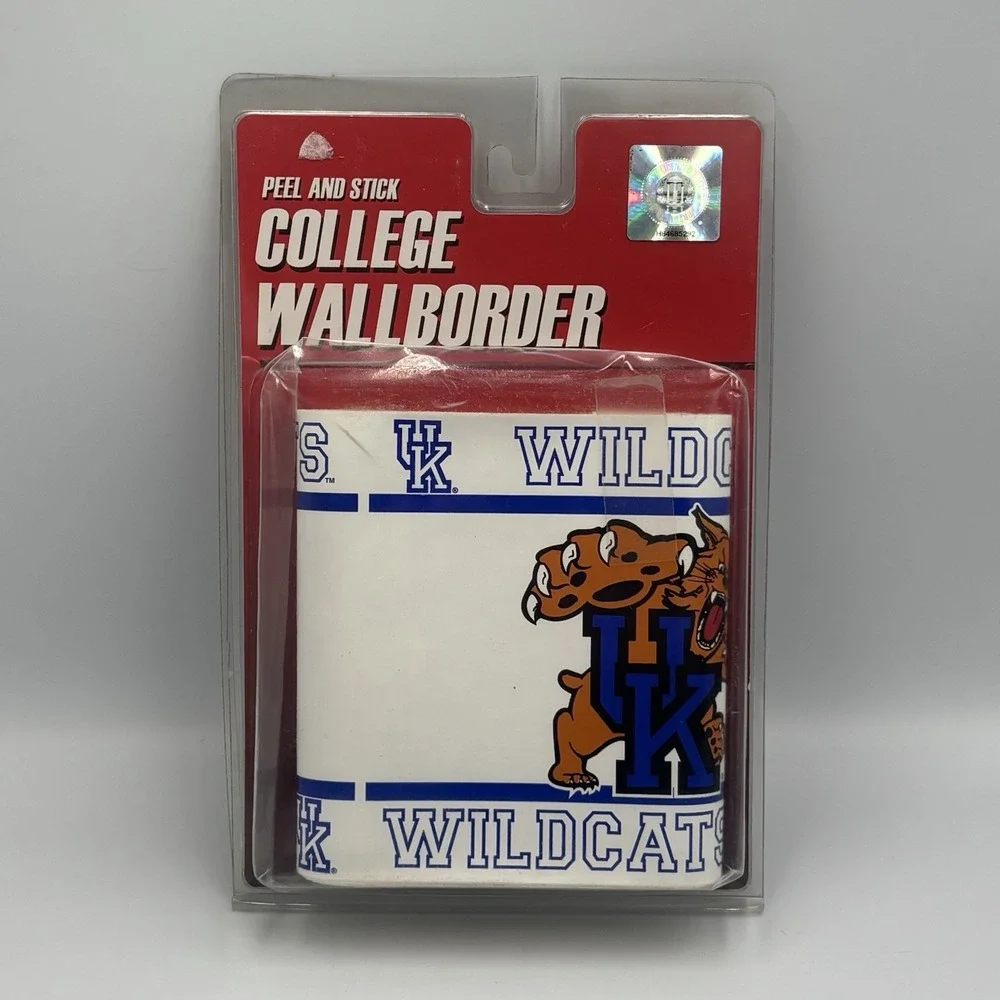 UNIVERSITY OF‎ KENTUCKY WILDCAT PEEL & STICK WALLPAPER BORDER. 5'' X 15'. NEW